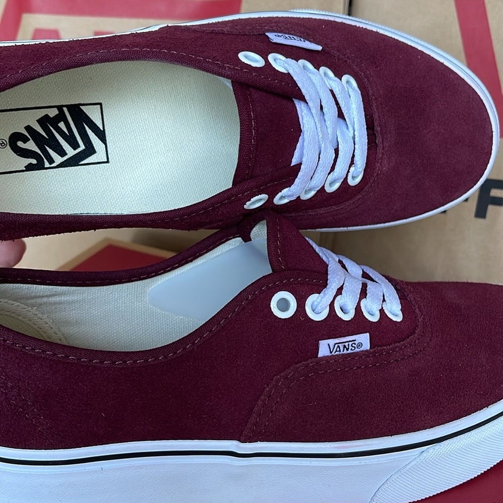 Vans WMNS Authentic Platfor
(Suede) Port Royale/True
VN0ARAVRJNR Platforms - Picture 14 of 16